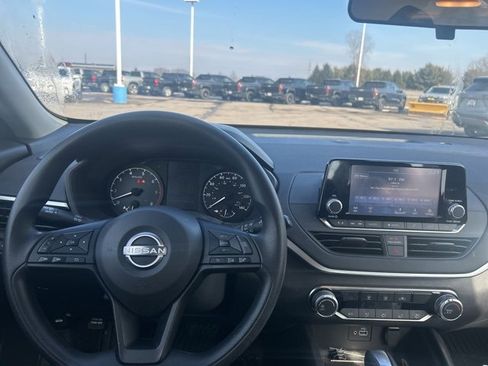 Used 2023 Nissan Altima 2.5 S image 10