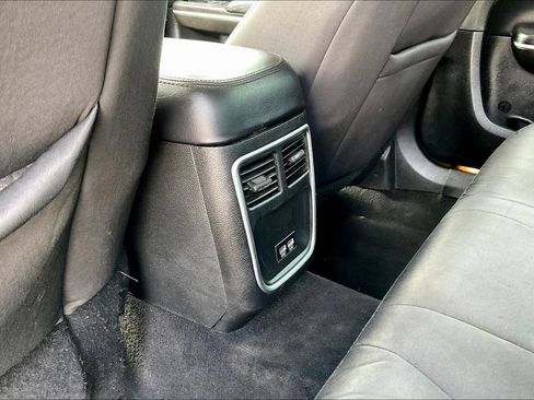 Used 2022 Chrysler 300 Touring w/ Sport Appearance Package RWD image 21