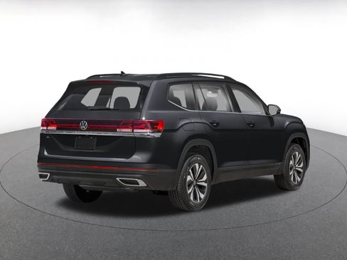 Used 2026 Volkswagen Atlas SE FWD image 2