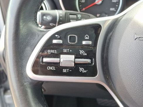 Used 2022 Mercedes-Benz GLC 300 4MATIC w/ Multimedia Package Lite image 14