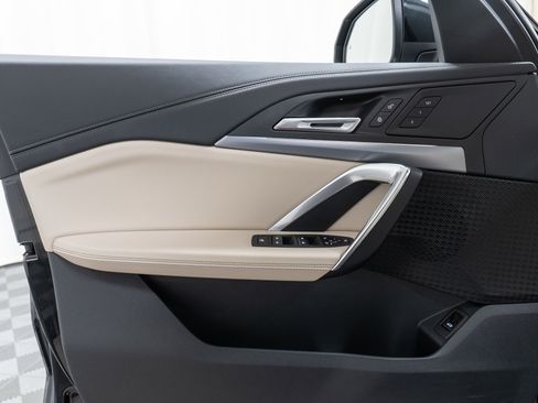 Used 2025 BMW X1 xDrive28i w/ Technology Package image 11