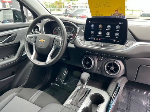 Used 2025 Chevrolet Blazer LT AWD/4WD image 58