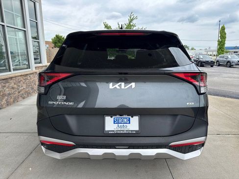 Used 2023 Kia Sportage LX AWD/4WD image 4