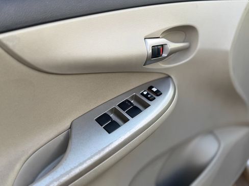 Used 2011 Toyota Corolla LE image 21