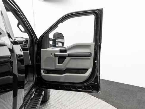 Used 2017 Ford F350 XLT w/ XLT Value Package image 11