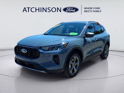 Used 2025 Ford Escape ST-Line w/ Cold Weather Package AWD/4WD image 1