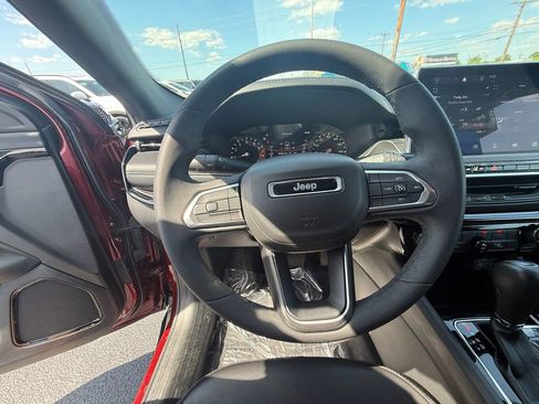 Used 2022 Jeep Compass Latitude AWD/4WD image 16