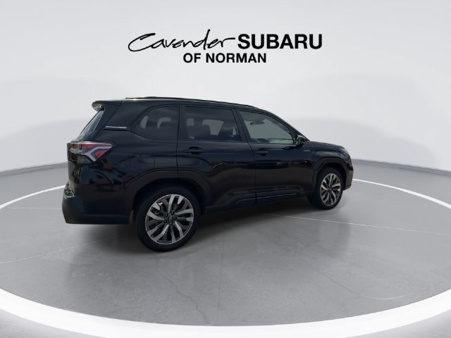 Used 2025 Subaru Forester Touring AWD/4WD image 9