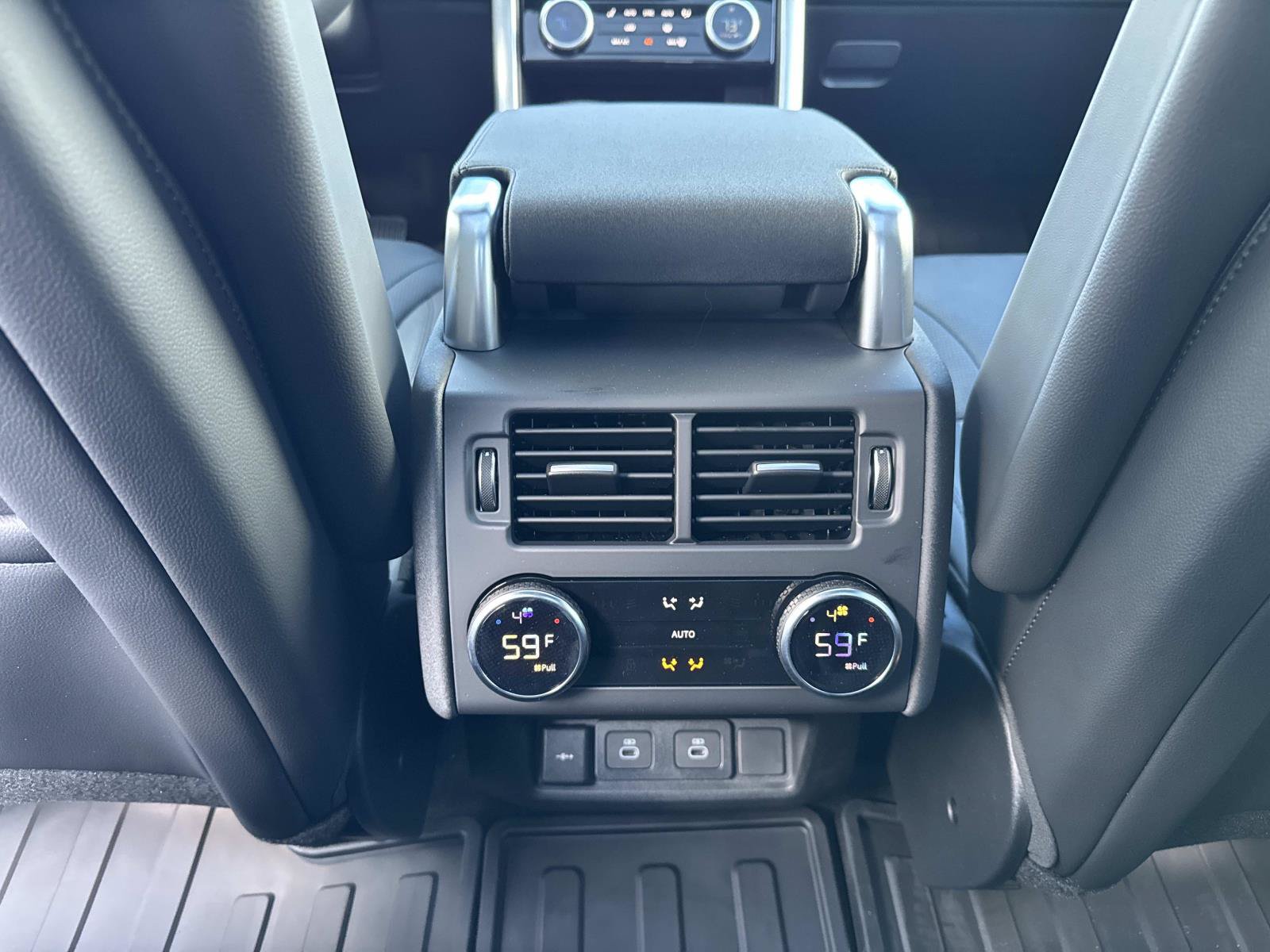 Used 2026 Land Rover Discovery S AWD/4WD image 17