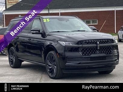 New 2025 Lincoln Navigator L Reserve w/ Jet Appearance Package