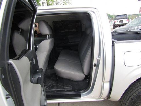 Used 2022 Toyota Tacoma SR AWD/4WD image 11