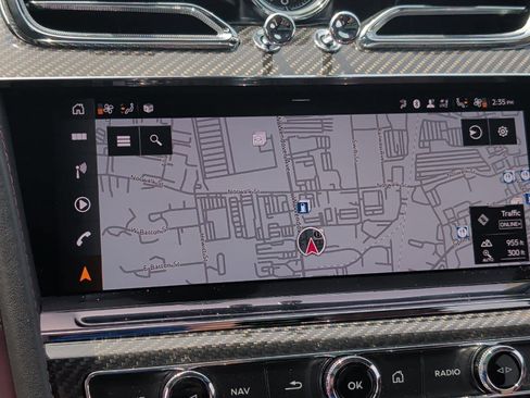 Used 2022 Bentley Bentayga AWD/4WD image 31