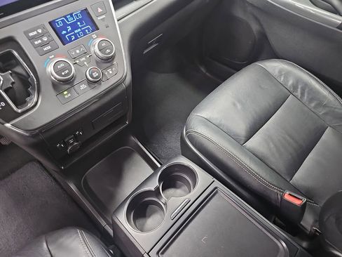 Used 2018 Toyota Sienna SE FWD image 25
