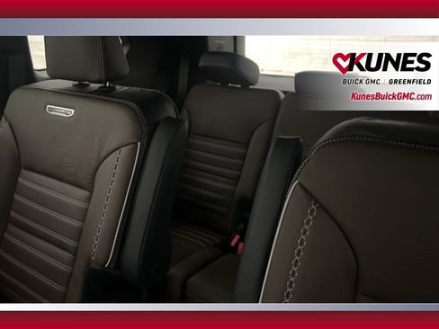 New 2026 GMC Acadia Denali Ultimate w/ LPO, Floor Liner Package AWD/4WD image 37