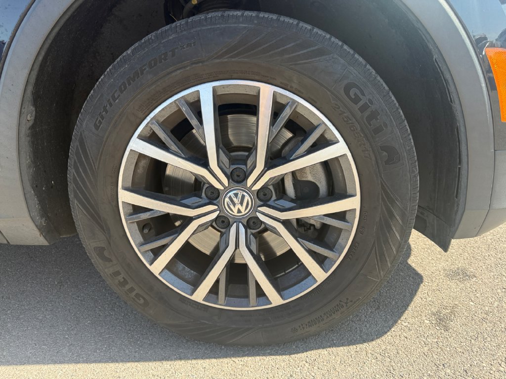 Used 2020 Volkswagen Tiguan SE w/ 3rd Row Seat Package AWD/4WD image 24