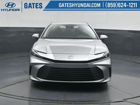 Used 2025 Toyota Camry LE FWD image 5