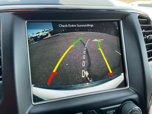 Used 2018 Jeep Grand Cherokee Overland RWD image 29