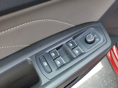 Used 2022 Volkswagen Atlas Cross Sport SE image 17