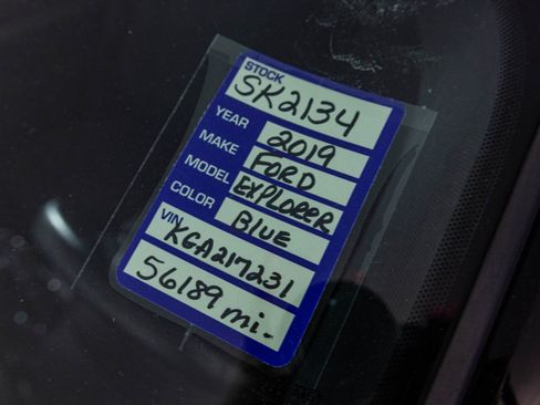 Used 2019 Ford Explorer XLT image 44