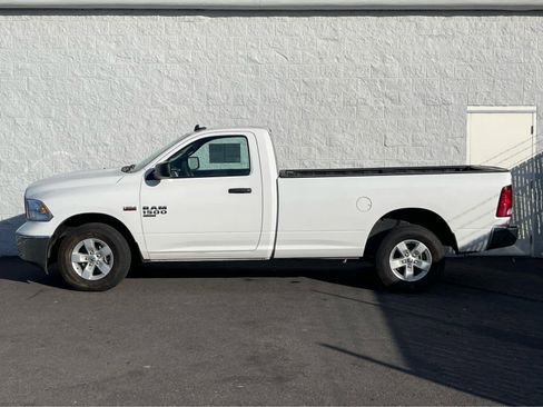 Used 2022 RAM 1500 Classic SLT image 4