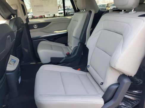 New 2026 Lincoln Navigator L Reserve AWD/4WD image 30