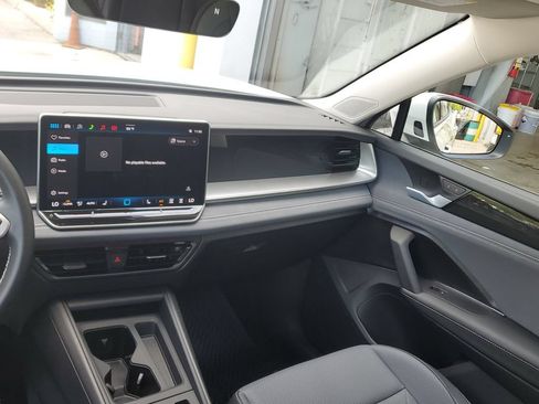 Certified 2026 Volkswagen Tiguan SE AWD/4WD image 22