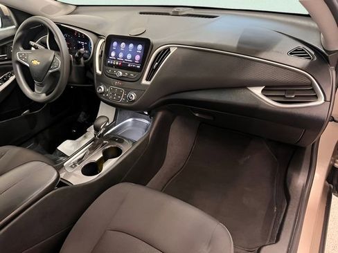Used 2022 Chevrolet Malibu LT FWD image 9