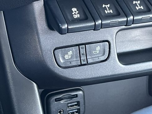 Used 2020 Chevrolet Colorado ZR2 w/ ZR2 Dusk Special Edition AWD/4WD image 35
