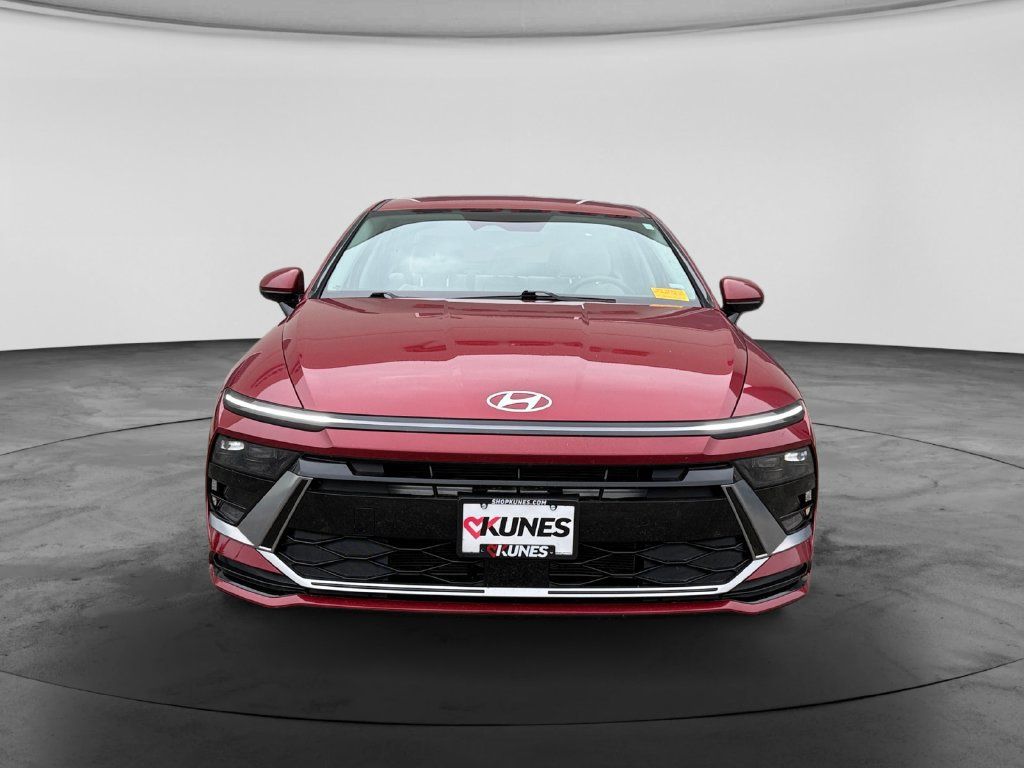 Used 2025 Hyundai Sonata SEL FWD image 3