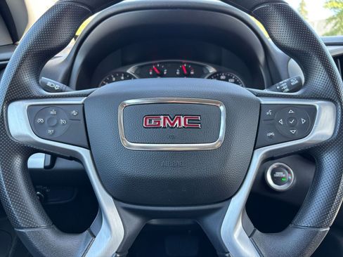 Used 2024 GMC Terrain SLE image 27