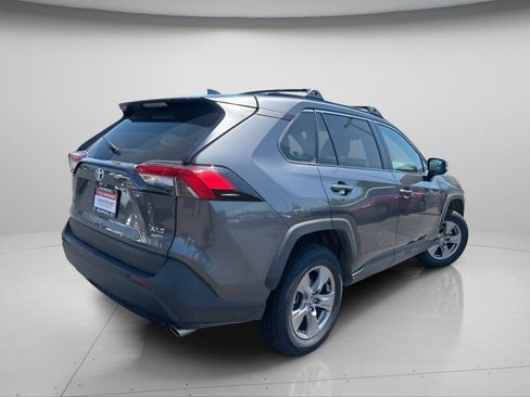 Used 2024 Toyota RAV4 XLE AWD/4WD image 5