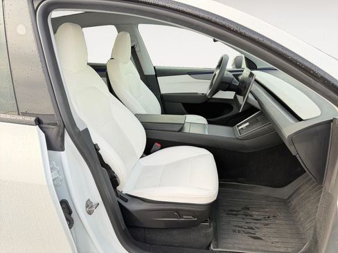 Used 2026 Tesla Model Y AWD image 24
