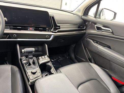 Used 2025 Kia Sportage EX w/ Premium Package FWD image 28