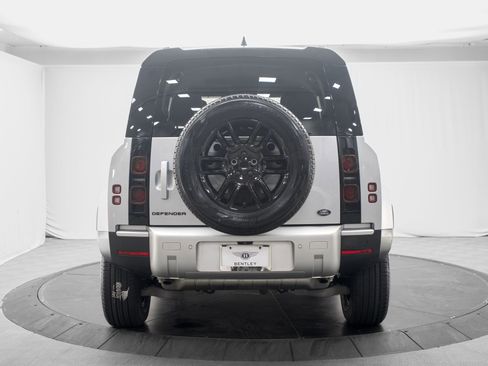 Used 2023 Land Rover Defender 110 S AWD/4WD image 4
