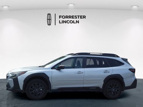 Used 2023 Subaru Outback Onyx Edition AWD/4WD image 6