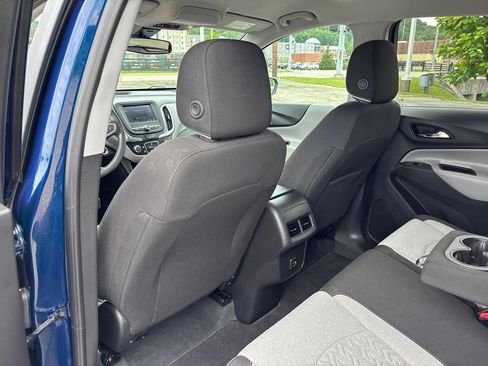 Used 2022 Chevrolet Equinox LS w/ LS Convenience Package AWD/4WD image 22