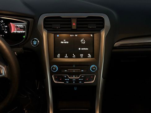 Used 2018 Ford Fusion SE w/ Equipment Group 602A image 23