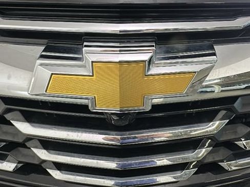 Used 2025 Chevrolet Equinox LT FWD image 8