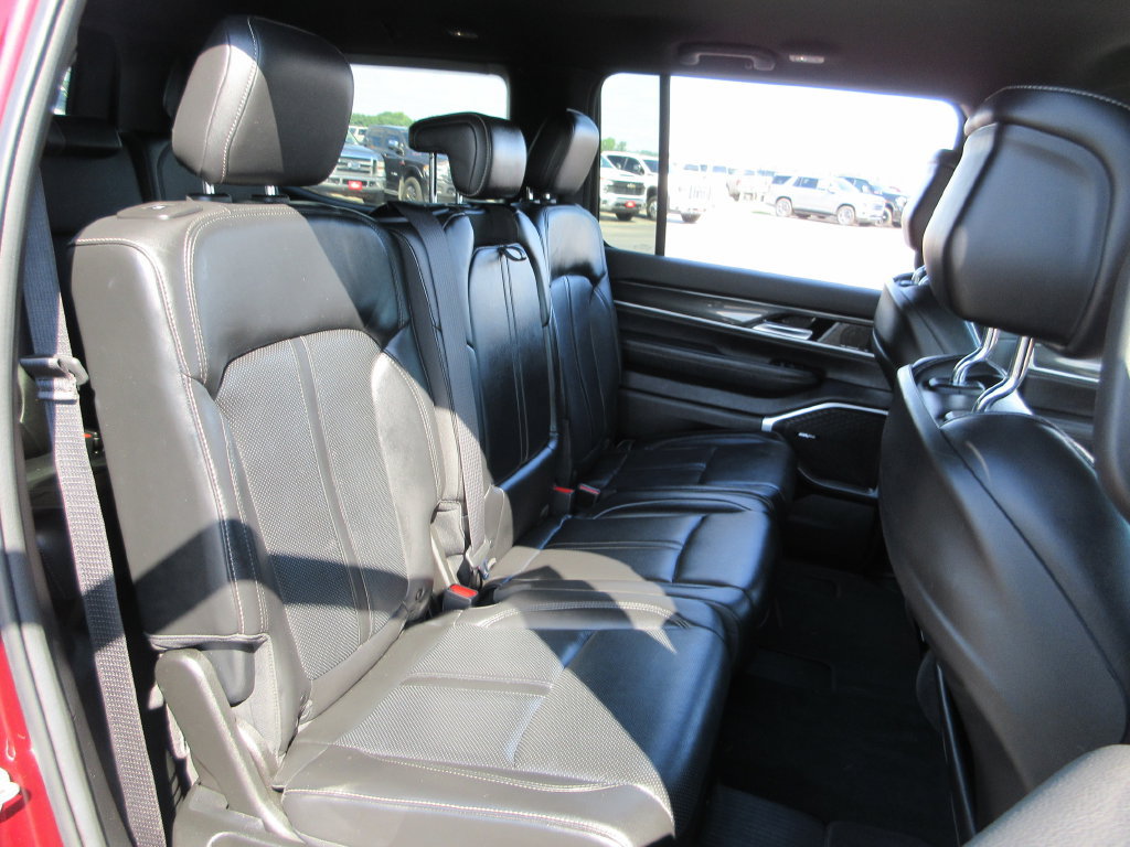 Used 2022 Jeep Wagoneer Series I AWD/4WD image 25