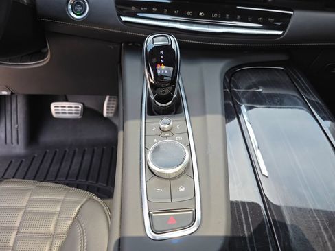 Used 2023 Cadillac Escalade V w/ LPO, ONYX Package AWD/4WD image 33