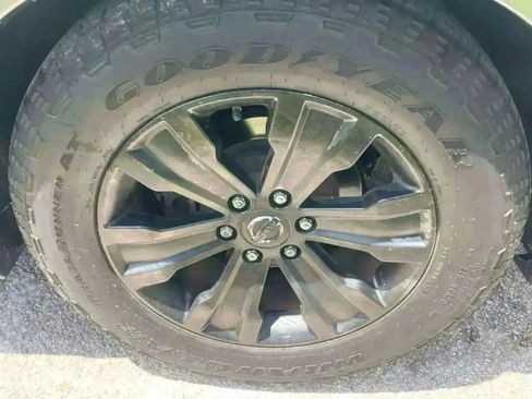 Used 2017 Nissan Armada SL image 8