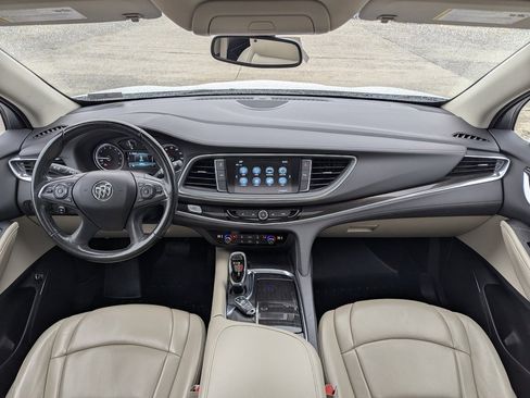 Used 2018 Buick Enclave Essence image 25