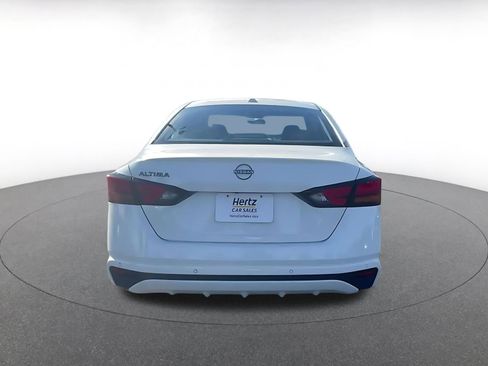 Used 2025 Nissan Altima 2.5 SV image 12