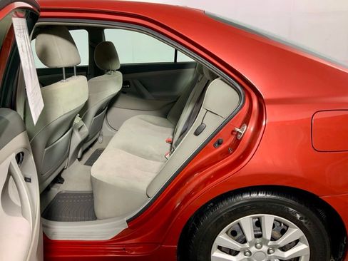 Used 2010 Toyota Camry image 23