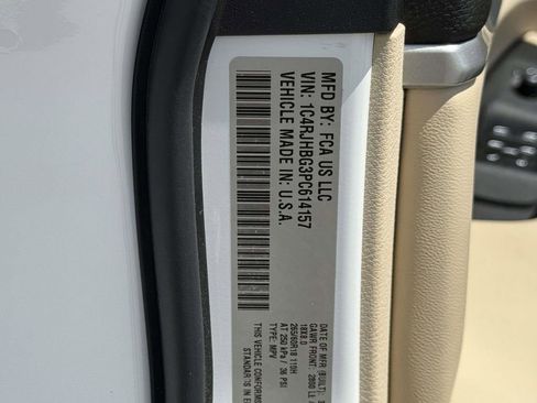 Used 2023 Jeep Grand Cherokee Limited AWD/4WD image 27
