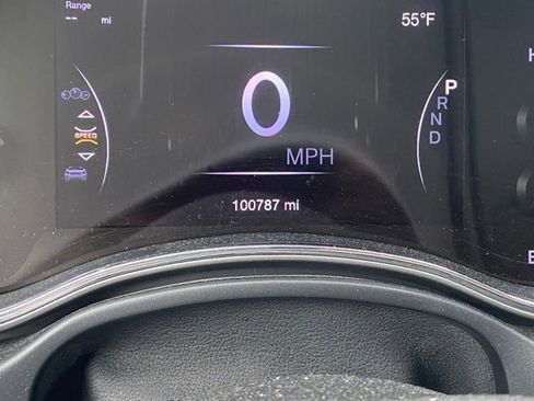Used 2020 Jeep Grand Cherokee Altitude RWD image 5