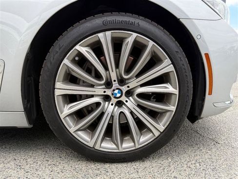 Used 2018 BMW 750Li xDrive AWD/4WD image 11