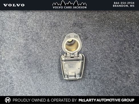 New 2025 Volvo XC90 T8 Plus w/ Protection Package Premier image 26