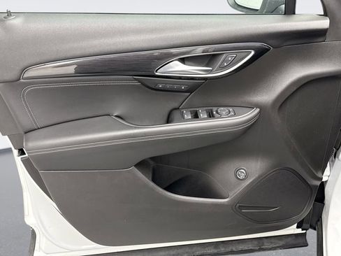Used 2021 Buick Envision Essence image 9