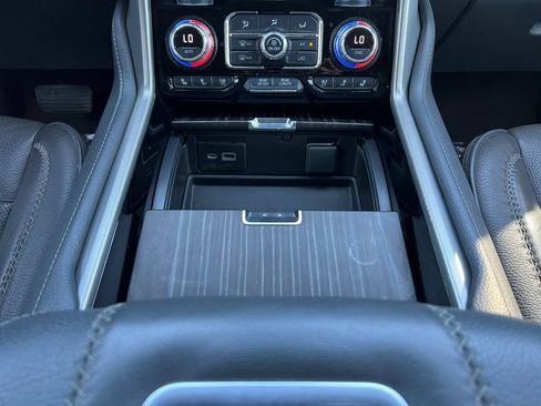 Used 2021 GMC Yukon Denali AWD/4WD image 11